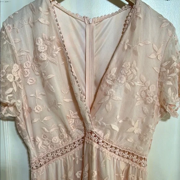 Chic Blush Lace Maxi Dress - Picture 2 of 8